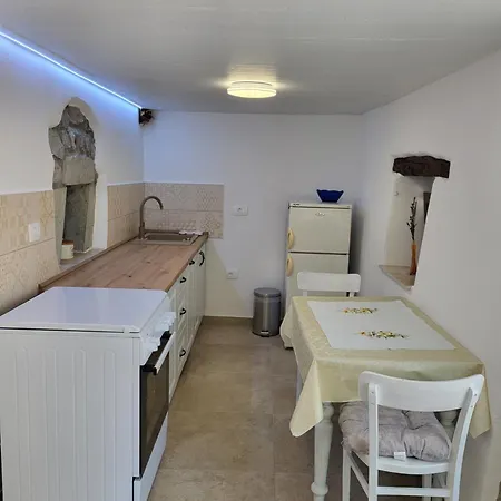 Baladur Prizemlje Roč
