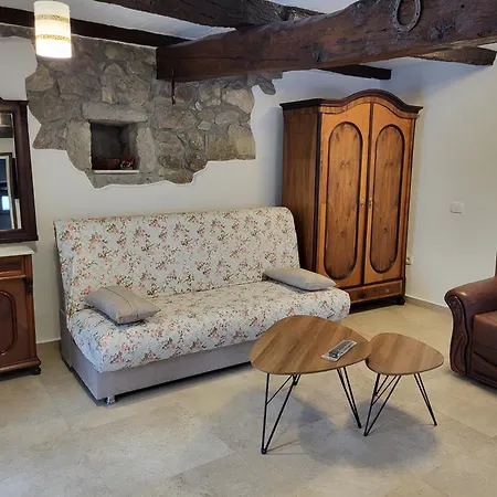 Baladur Prizemlje * Roč